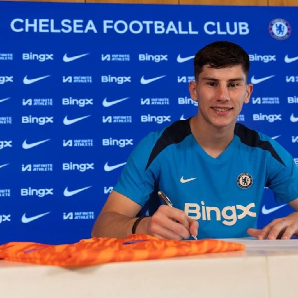 Mike Penders gabung ke Chelsea. Foto: x.com/FabrizioRomano