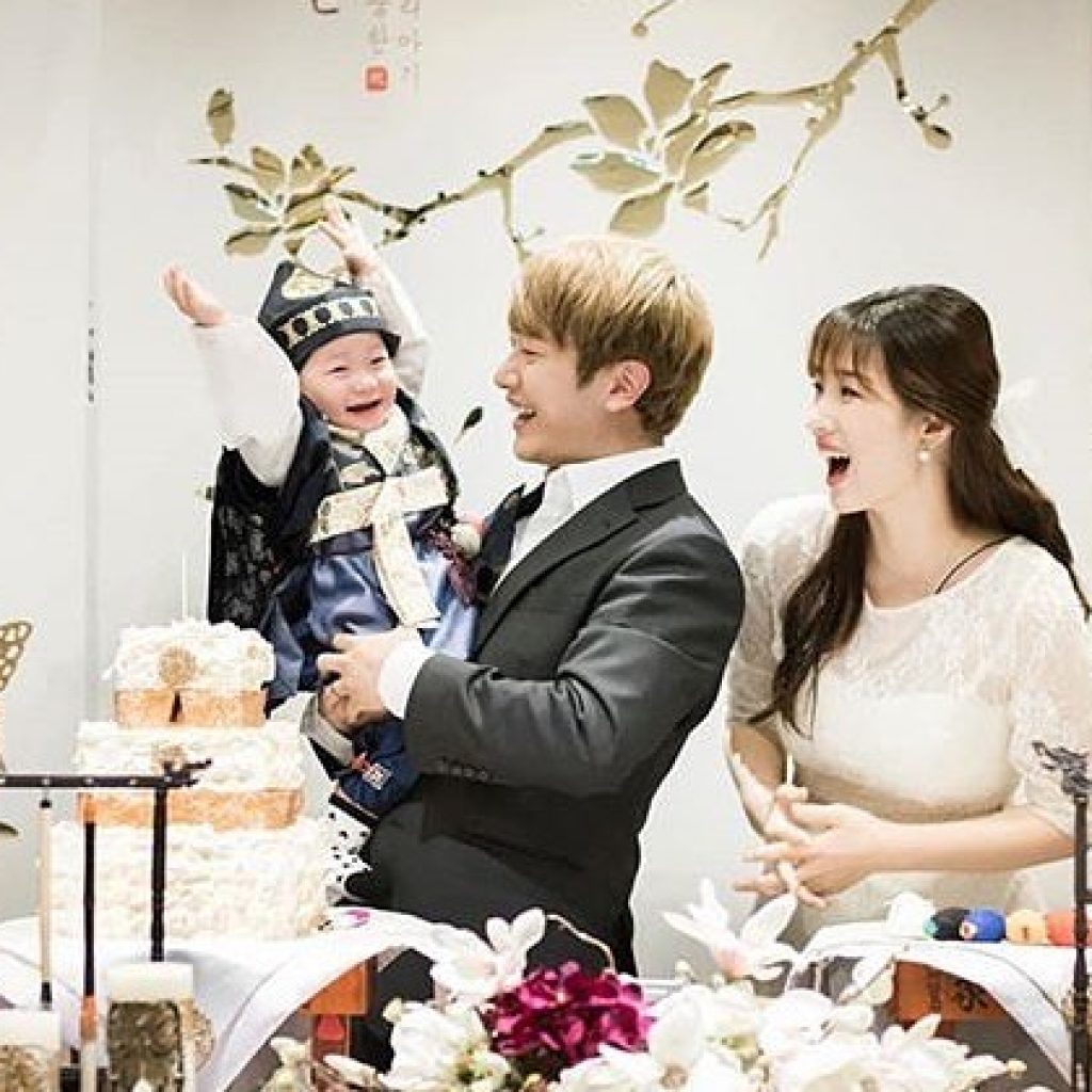 Yulhee eks Laboum dan Choi Min Hwan FT Island umumkan perceraian. Foto: Instagram.com/minhwan.yulhee/