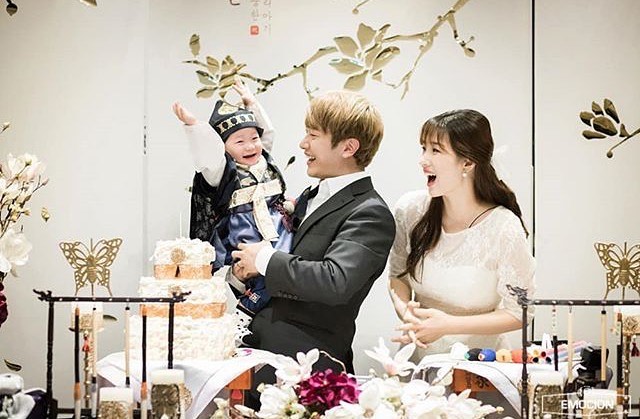 Yulhee eks Laboum dan Choi Min Hwan FT Island umumkan perceraian. Foto: Instagram.com/minhwan.yulhee/