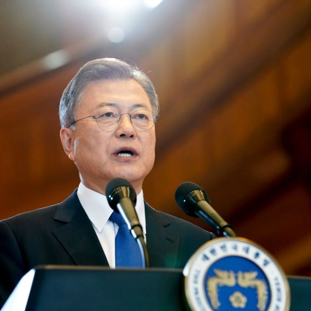 Mantan Presiden Korsel Moon Jae-in menjadi tersangka atas tuduhan suap. Foto: x.com/TheBlueHouseENG
