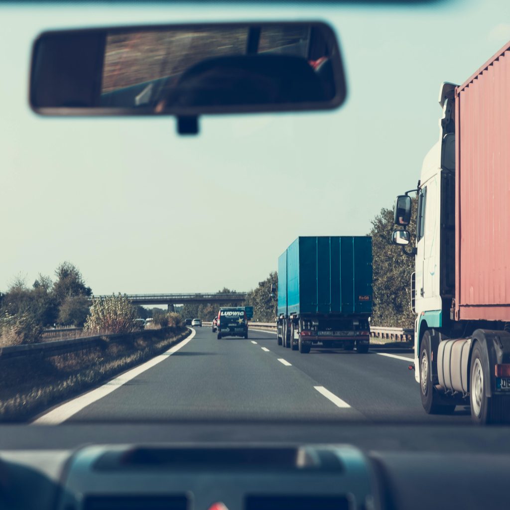TUTURPEDIA - Sopir Truk Asal Pringsewu Ditemukan Tewas Bunuh Diri di Tol Cikande, Motifnya Diduga karena Hal Ini