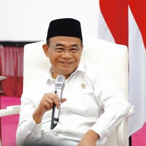 Muhadjir Effendy Dukung Pinjol untuk Ringankan Bayar Kuliah Mahasiswa: Asal Resmi dan Transparan