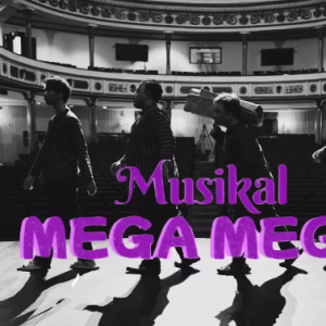 Dihadiri Lebih dari 1.800 Penonton di Hari Jadi ke-50, Teater Keliling Mementaskan Musikal Mega Mega