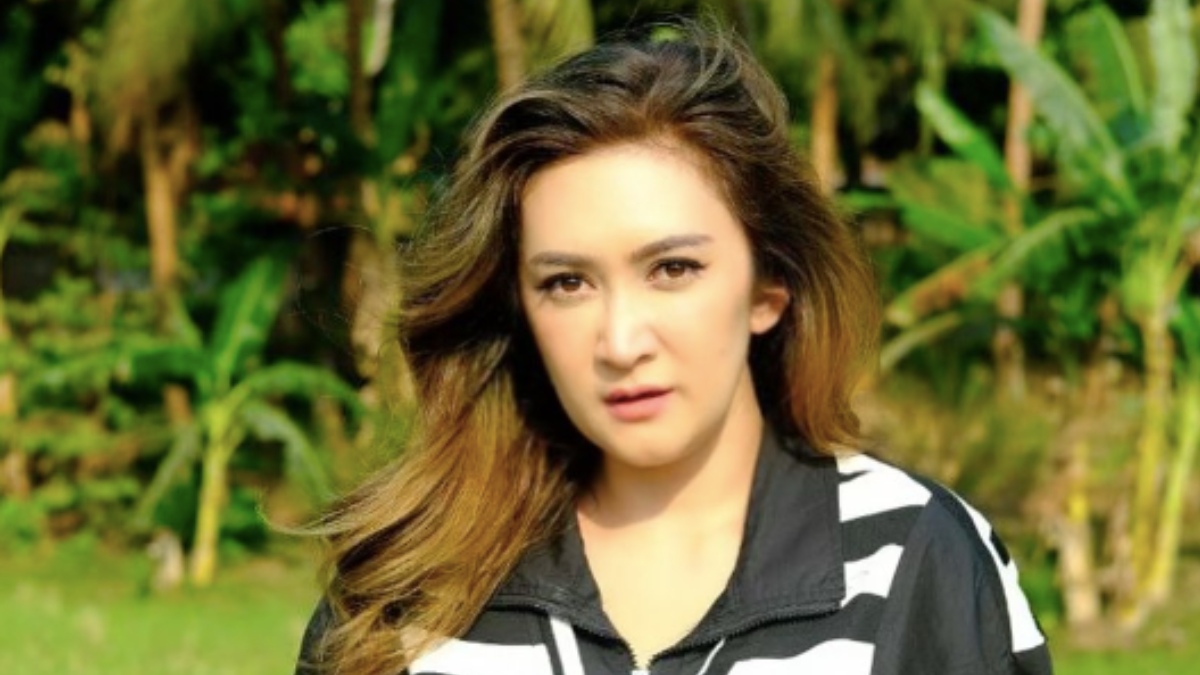 Nafa Urbach berikan klarifikasi usai ditangkap polisi karena penggunaan obat keras. Foto: Instagram.com/nafaurbach