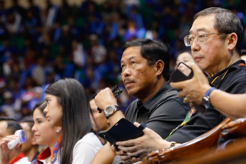 Pj Gubernur Jateng, Nana Sudjana menonton final four Proliga 2024 di GOR Jatidiri Semarang. Foto: Istimewa