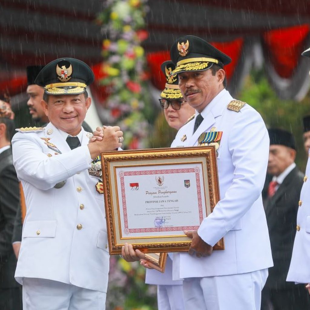 Sederet penghargaan Pemprov Jateng di kepemimpinan Pj Gubernur Jateng, Nana Sudjana. Foto: Istimewa