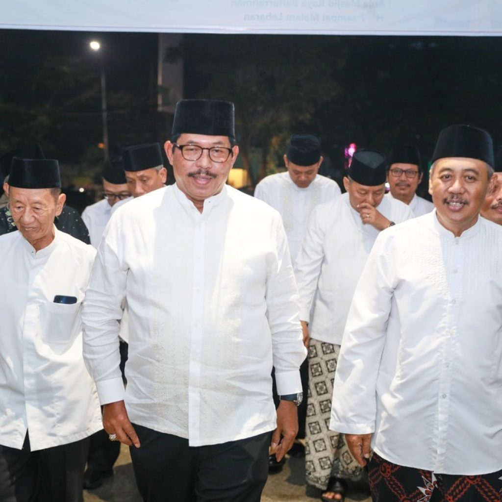 Pj Gubernur Jateng, Nana Sudjana mengucapkan hari Raya Idulfitri. Foto: Istimewa