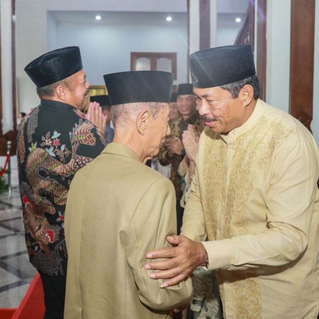 Pj Gubernur Jateng, Nana Sudjana gelar open house Idulfitri. Foto: Istimewa