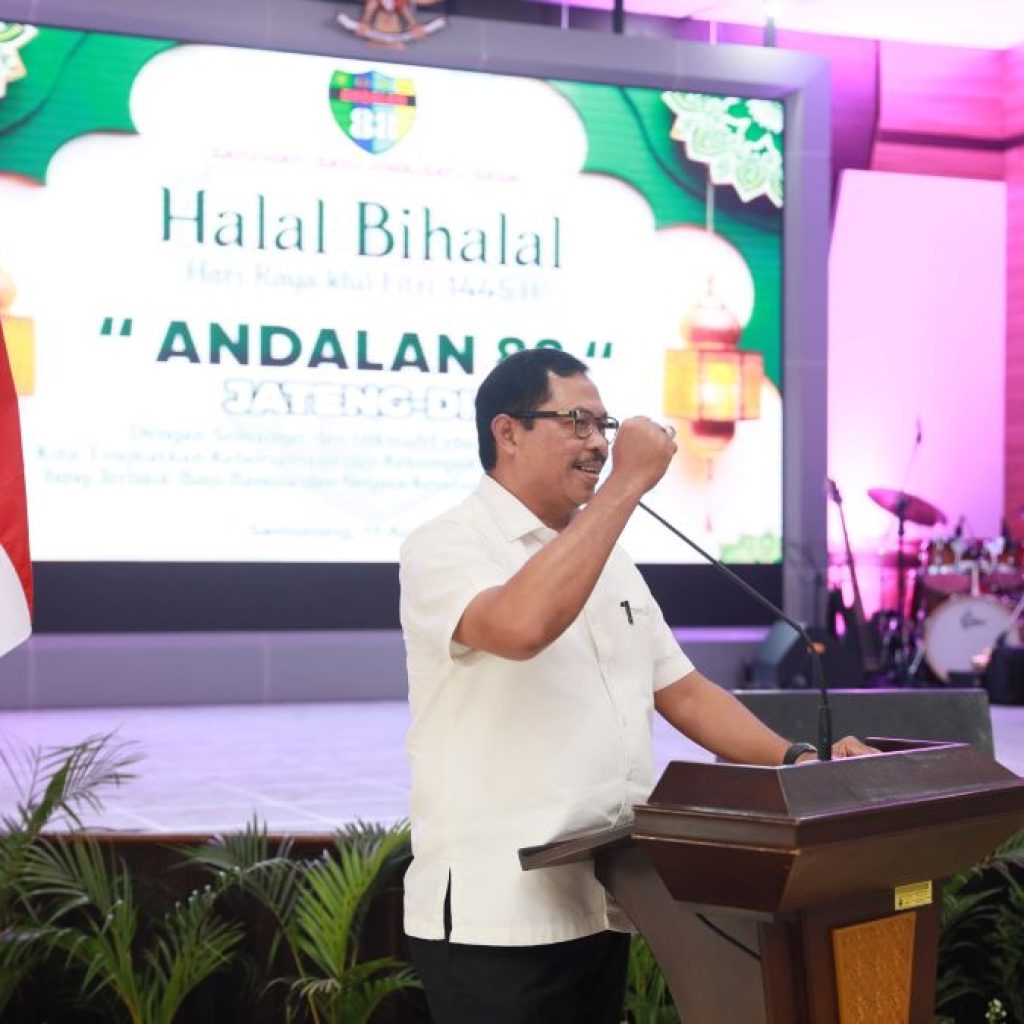 Pj Gubernur Jateng, Nana Sudjana ingin budaya halalbihalal di Indonesia dilestarikan. Foto: Istimewa