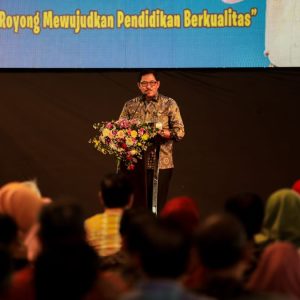 Pj Gubernur Jateng Dorong Perwujudan SDM Berkualitas di SMA, SMK, dan SLB untuk Hadapi Bonus Demografi