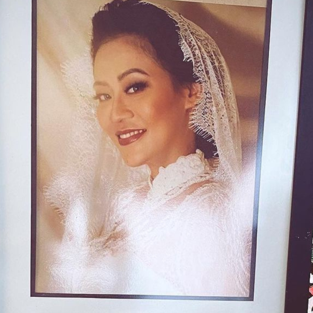 Nanie Darham meninggal dunia usai jalani operasi sedot lemak. Foto: Instagram.com/indriedarham