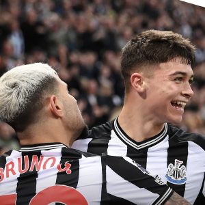 Newcastle Hajar Fulham 3-0, Gol Pembuka Lewis Miley Jadi Rekor Baru
