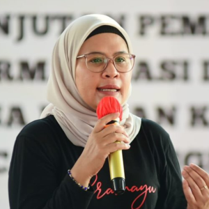 Viral Video Cabup Nina Agustina Mengamuk kepada Salah Seorang Warga: Saya Anak Da’i Bachtiar 