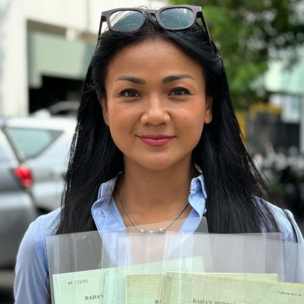 Kasus Nirina Zubir dengan mantan ART terkait mafia tanah. Foto: instagram.com/nirinazubir_