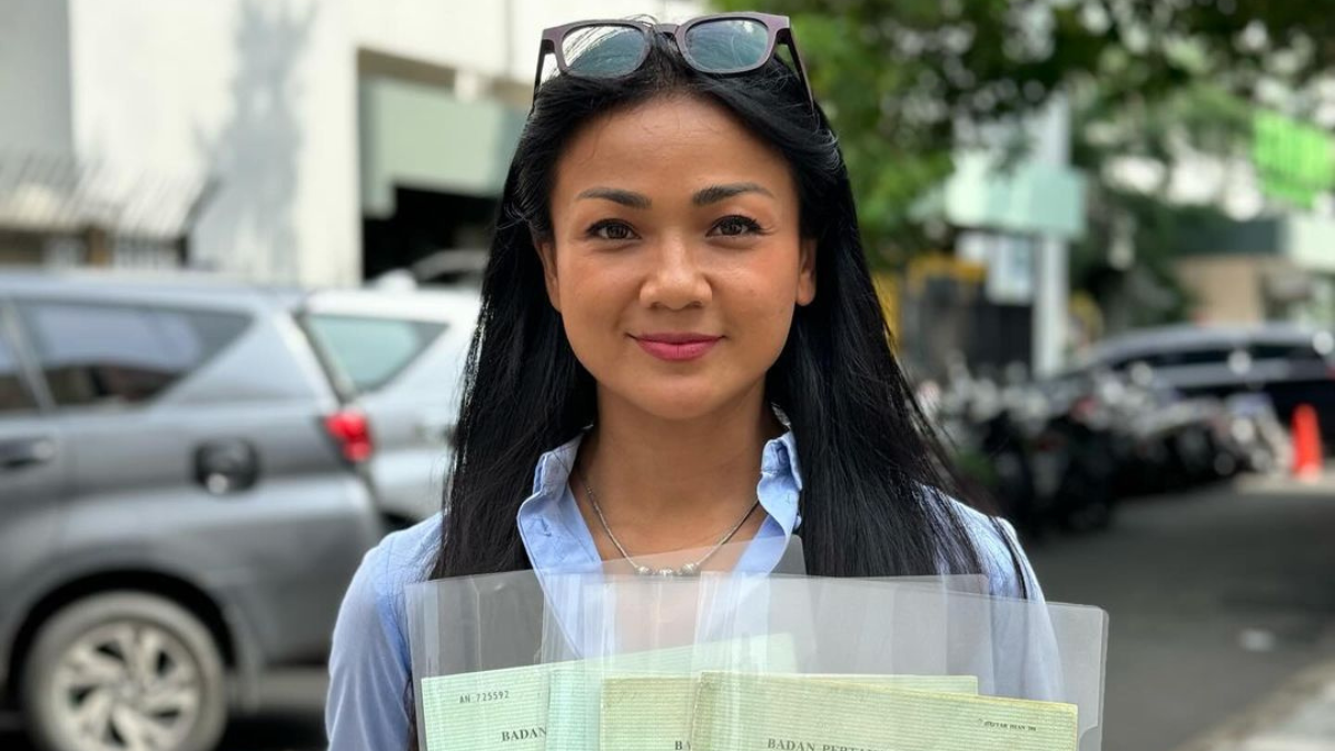Kasus Nirina Zubir dengan mantan ART terkait mafia tanah. Foto: instagram.com/nirinazubir_