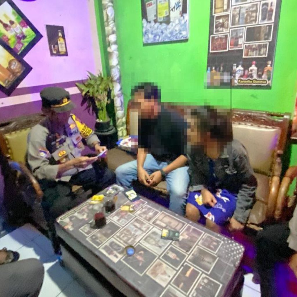 TUTURPEDIA - Razia Pekat, Petugas Polres Kendal Jaring Empat Pasangan Bukan Suami Istri