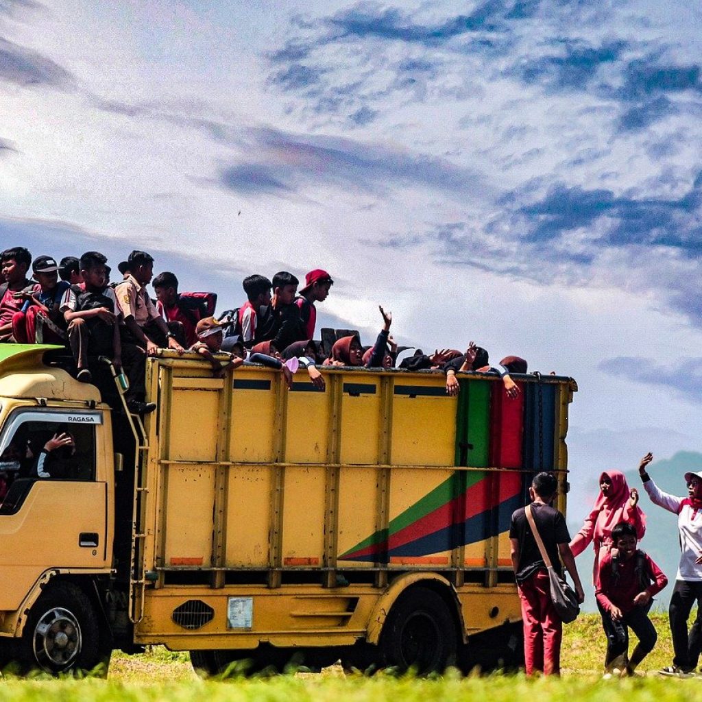Operasional truk dibatasi menjelang Natal dan tahun baru. Foto: pixabay.com/syahdannugraha