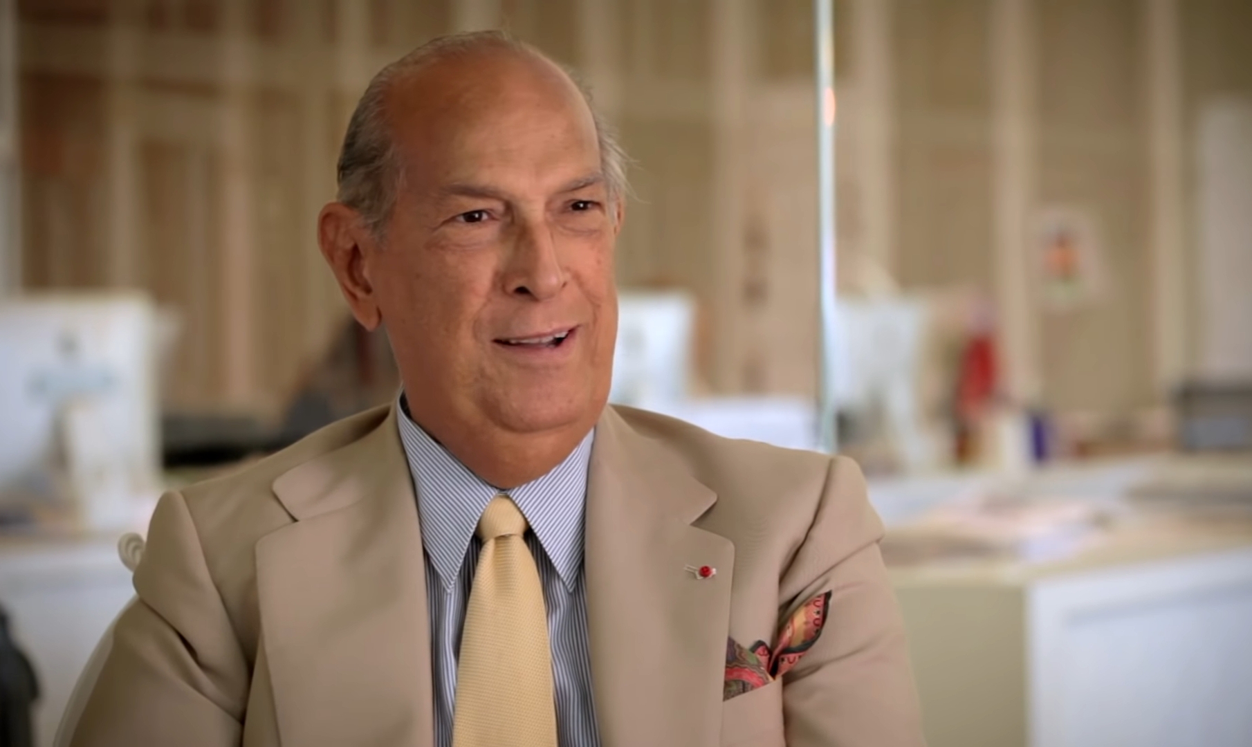 Perjalanan karier Oscar de la Renta sebagai desainer. FOTO: Tangkapan layar YouTube Oscar de la Renta.