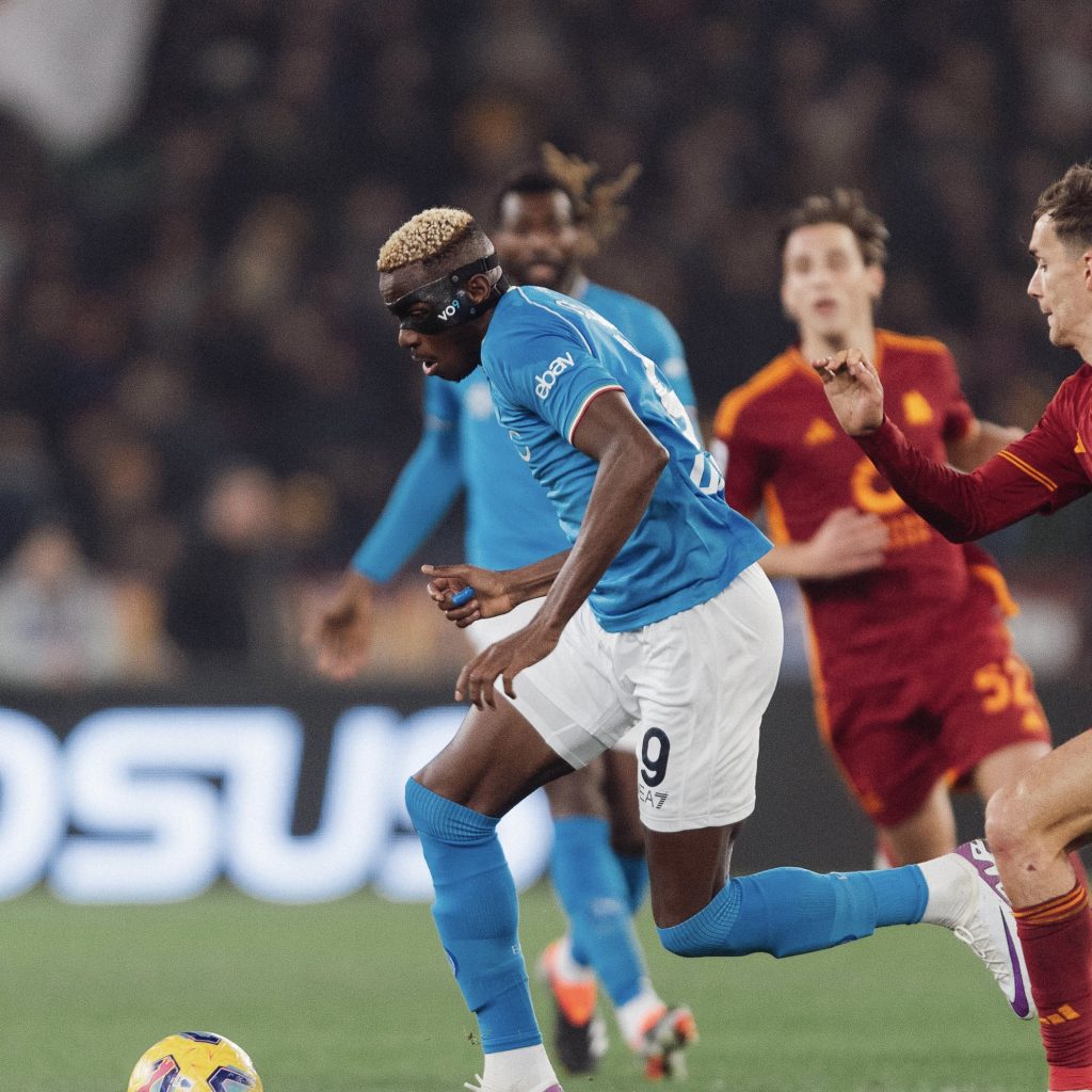 Victor Osimhen resmi perpanjang kontrak dengan napoli hingga 2026. Foto: x.com/sscnapoli
