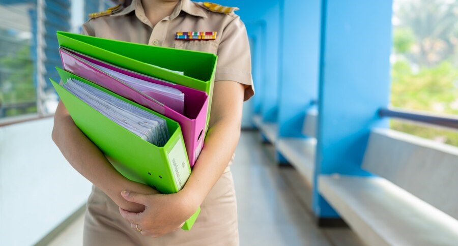 Daftar gaji PNS dan PPPK 2024. Foto: freepik.com/jcomp