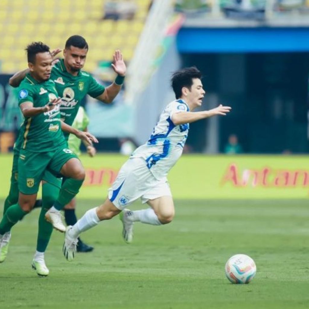 Laga tunda BRI Liga1 PSIS Semarang dan Persebaya berakhir imbang 1-1. Foto: PSIS Semarang