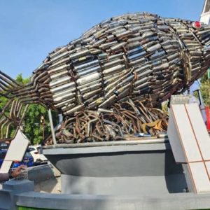 Unik! Polri Sulap Knalpot Brong Sitaan Jadi Patung Penghias Kota