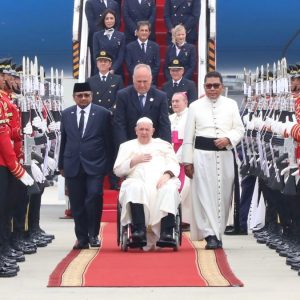 Turut Menyambut Kedatangan Paus Fransiskus, Menag Yaqut Puji Kesederhanaan Pemimpin Katolik Dunia