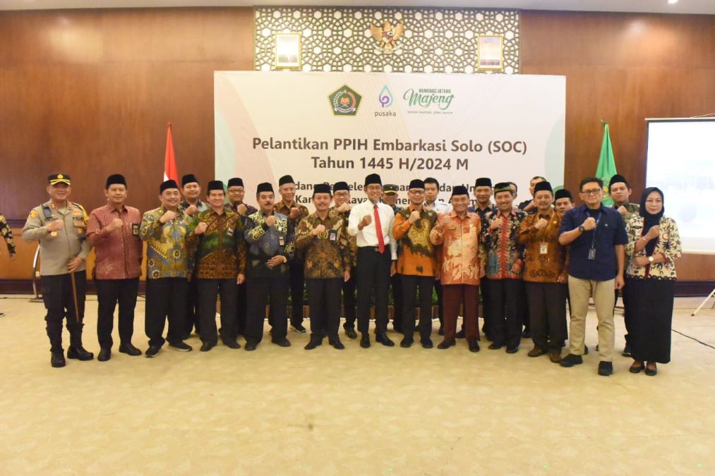 Pelantikan PPIH Embarkasi Solo. Foto: Humas Pemprov Jateng