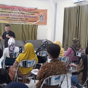 Disdagkop dan UKM Kendal Berikan Pelatihan Digital Marketing bagi Pelaku Usaha