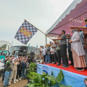 Pj Gubernur Jateng Melepas 11.600 Pemudik dari TMII ke Kampung Halaman di Jawa Tengah