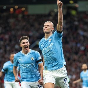 Pemain Young Boys Minta Tukar Kaos dengan Haaland saat Half Time