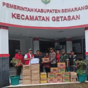Sebagai Bentuk Kepedulian, Alfamart Kirim Bantuan ke Warga Terdampak Banjir di Desa Batur dan Desa Tajuk