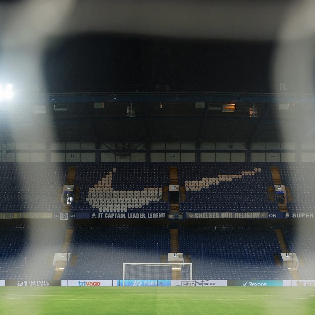 Pemerintah Britania Raya godok undang-undang untuk meningkatkan keamanan penonton di pertandingan sepak bola. (Foto: x.com/ChelseaFC)