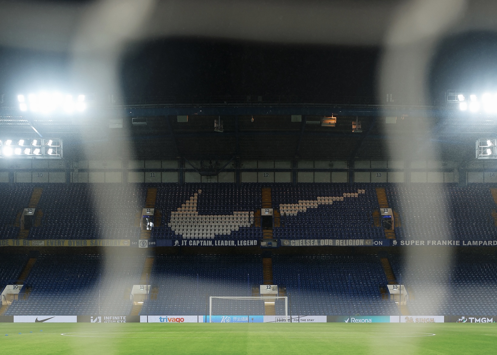 Pemerintah Britania Raya godok undang-undang untuk meningkatkan keamanan penonton di pertandingan sepak bola. (Foto: x.com/ChelseaFC)