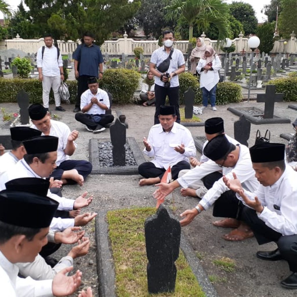 Menjelang Hari Jadi ke-274, Pemkab Blora Ziarah ke Makam Bupati Terdahulu