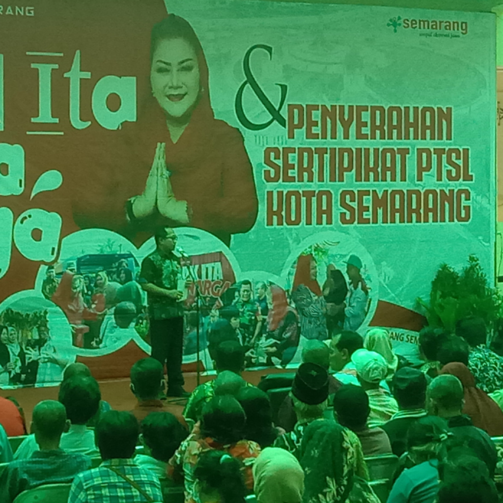 TUTURPEDIA - Pemkot Semarang Serahkan 680 Sertifikat PTSL di Kecamatan Gajahmungkur, Sekda Sampaikan Pesan Ini ke Masyarakat