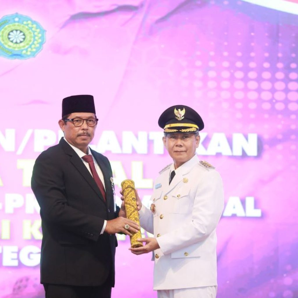 Pj Gubernur Jateng lantik Pj Wali Kota Tegal. Foto: Humas Pemprov Jateng