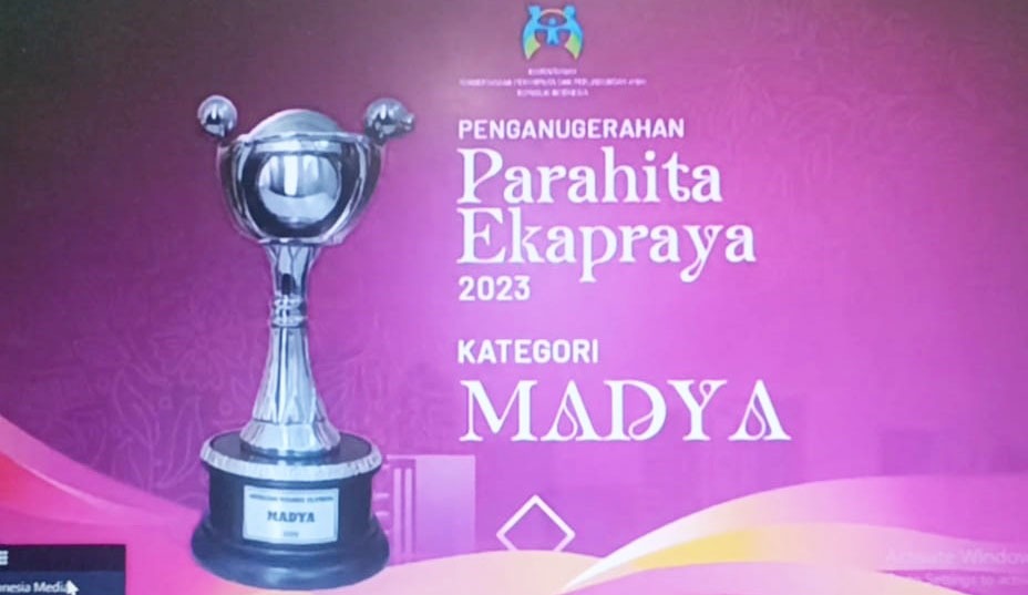 Blora terima penghargaan Anugerah Parahita Ekapraya 2023 kategori Madya. Foto: Dok. Lilik Yuliantoro