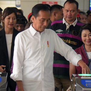 Presiden Jokowi Targetkan LRT jabodebek Mulai Beroperasi 26 Agustus