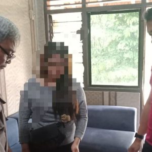Kedapatan Menjual Miras, Perempuan di Limbangan Diamankan Polisi