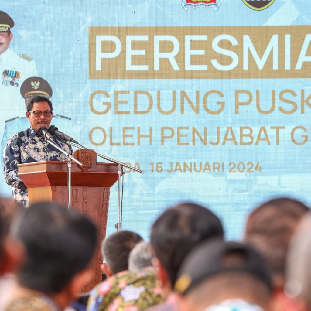 Pj Gubernur Jateng meresmikan Puskesmas Lasem. Foto: Humas Pemprov Jateng