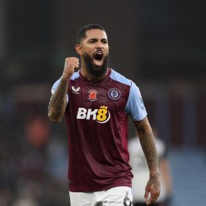 Pernah Ditolak, Arsenal Masih Ngotot Boyong Douglas Luiz