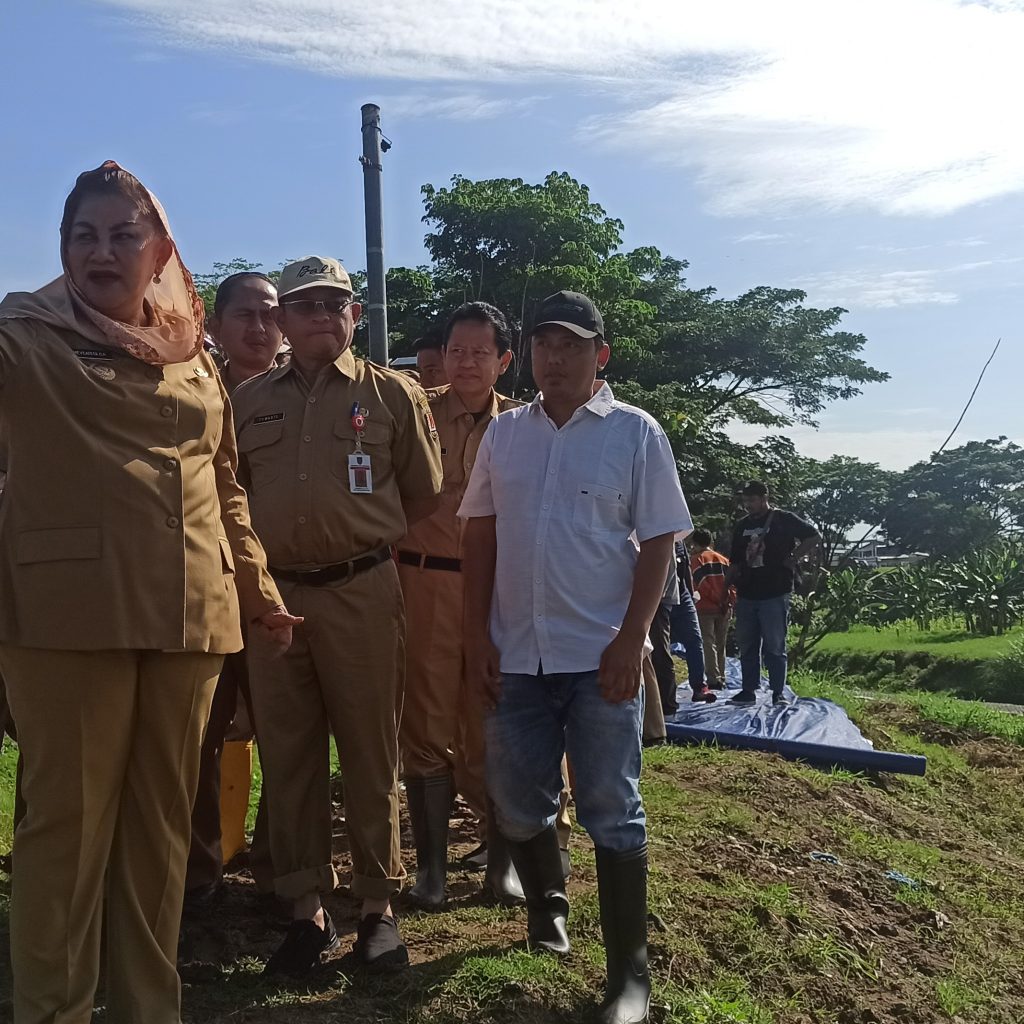 Perbaikan Tanggul Kurang Aman, Warga Perumahan Dinar Indah Semarang Siaga Bencana Banjir
