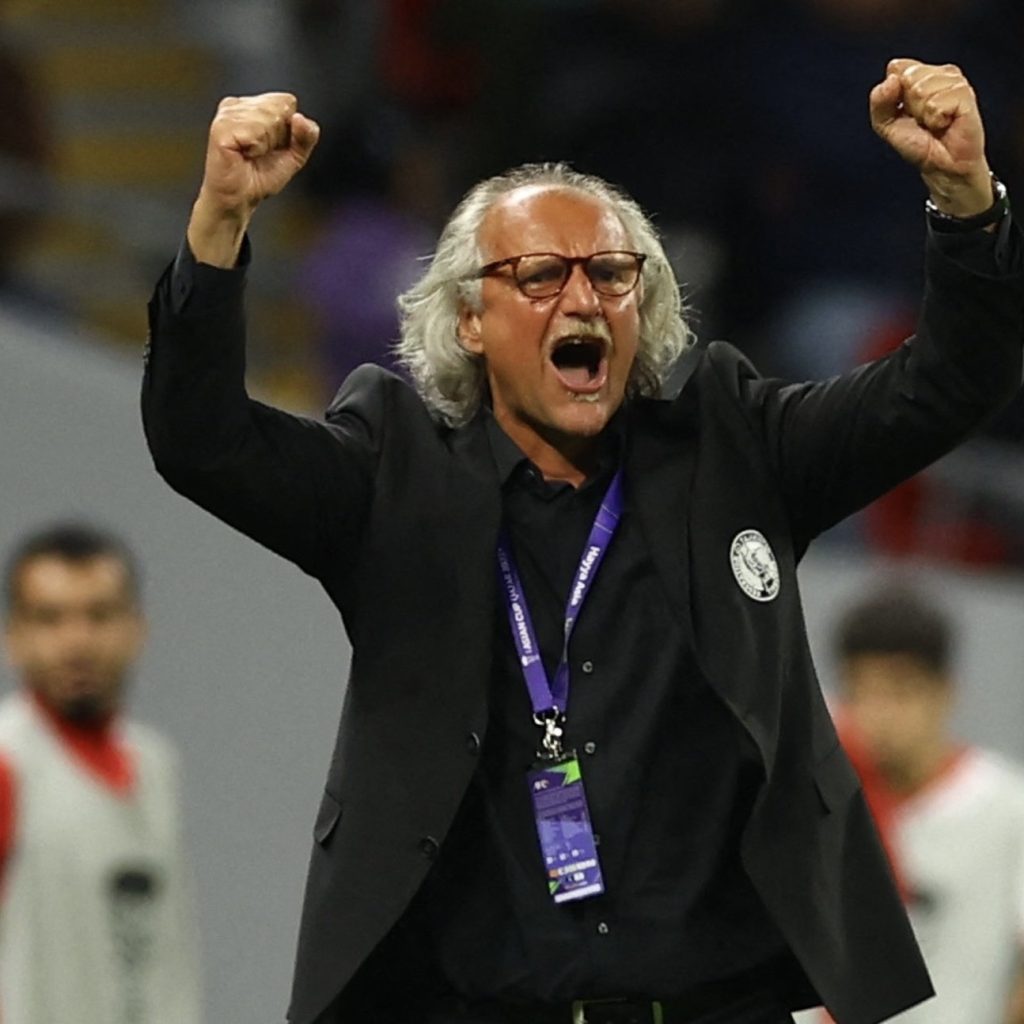 Inilah sosok pelatih Petar Segrt, yang bawa Tajikistan ke 16 besar Piala Asia 2023. Foto: x.com/sevensftbl