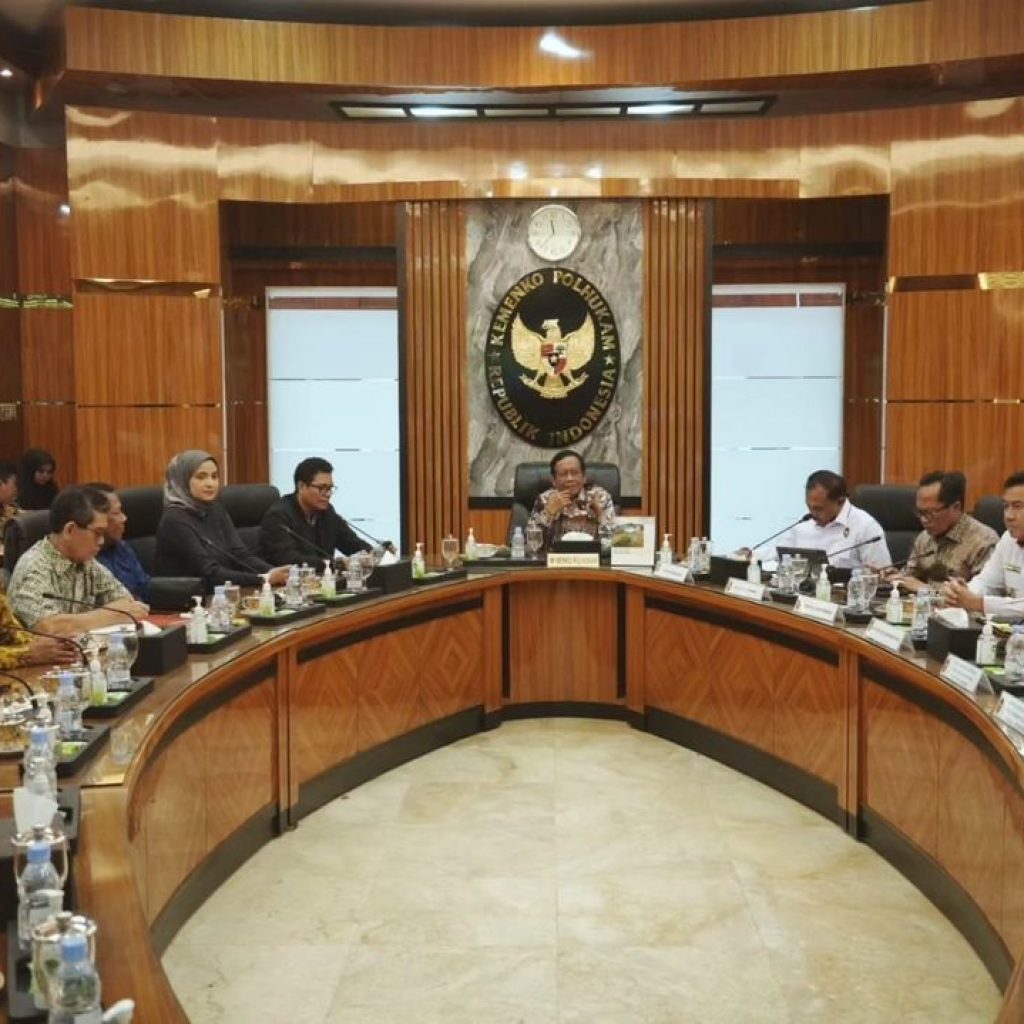 Dapat Permintaan Pemakzulan Jokowi, Begini Tanggapan Mahfud MD 