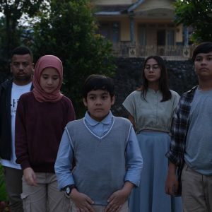 Dibintangi Adinda Thomas, Berikut Jadwal dan Sinopsis Film Petualangan Anak Penangkap Hantu