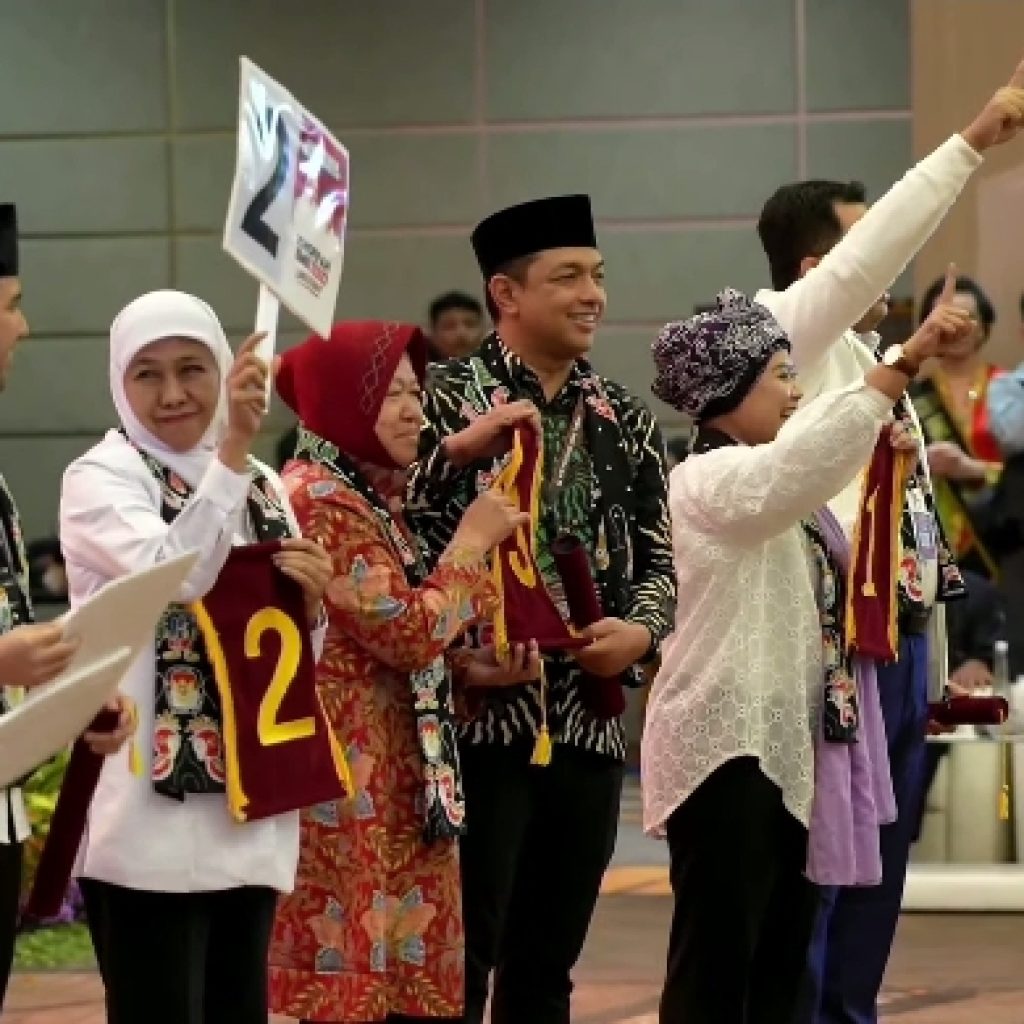 Survei Litbang Kompas Pilkada Jatim 2024, paslon Khofifah-Emil unggul. Foto: Tangkapan layar YouTube KPU JAWA TIMUR