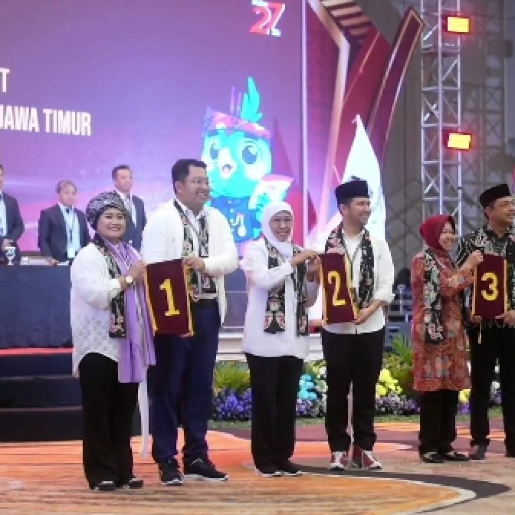 KPUD Jawa Timur mengundi nomor urut Pilgub Jatim 2024, pada Senin (23/9/2024). Foto: Tangkapan Layar YouTube KPU JAWA TIMUR