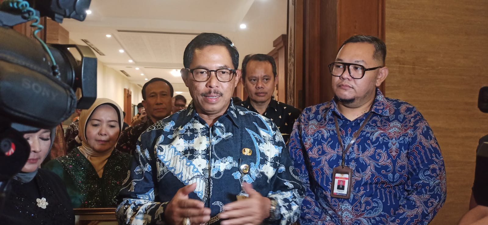 Disinggung soal Pertemuannya dengan Prabowo, Pj Gubernur Jateng: Cuma Menjemput 3 TUTURPEDIA - Disinggung soal Pertemuannya dengan Prabowo, Pj Gubernur Jateng: Cuma Menjemput