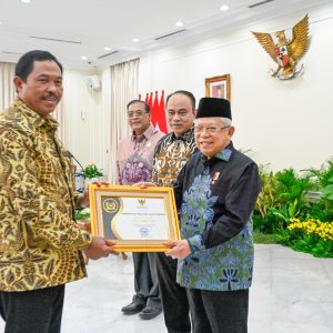 Enam Kali Berturut-turut, Pemprov Jateng Dapat Penghargaan Badan Publik Informatif